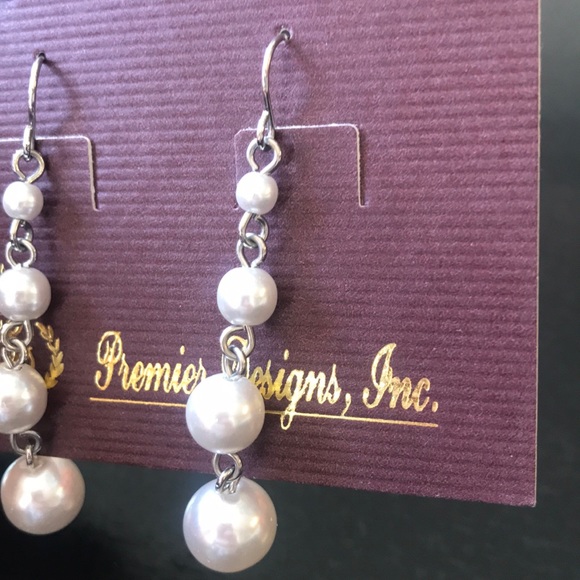 Premier Designs Lady Fair Earrings - Picture 2 of 3